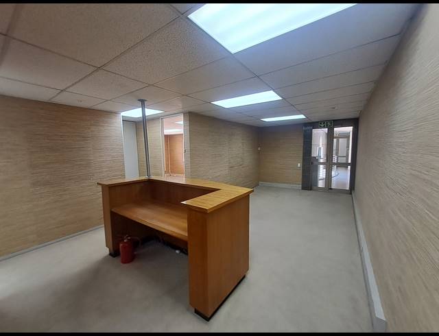162M² OFFICE TO LET IN DUNKELD WEST